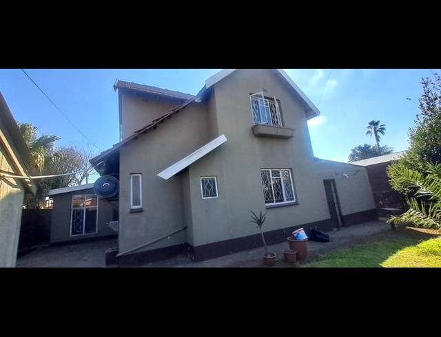 5 BEDROOM HOUSE FOR SALE IN SOPHIATOWN